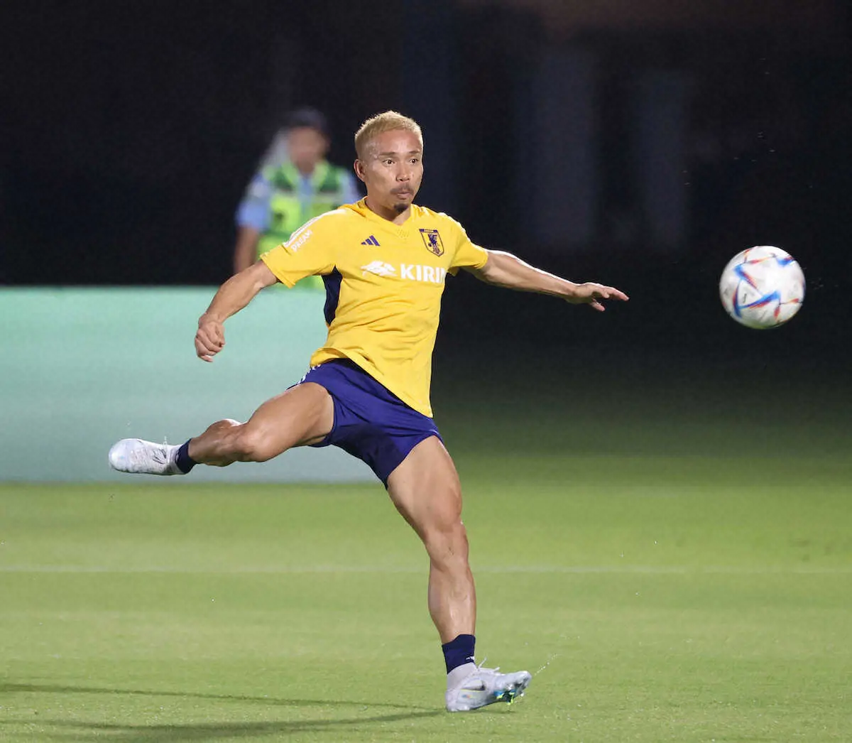 【画像・写真】DF長友佑都が相馬に感じる懐かしさ「俊さんの思いを今、感じている」　中村俊輔との関係に思いを馳せる