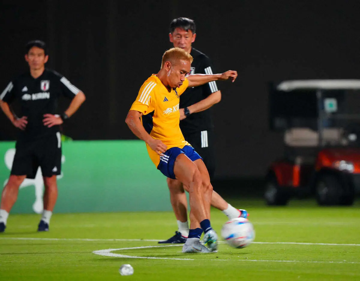 【画像・写真】長友　“W杯仕様”の金髪で「気合の入った状態」