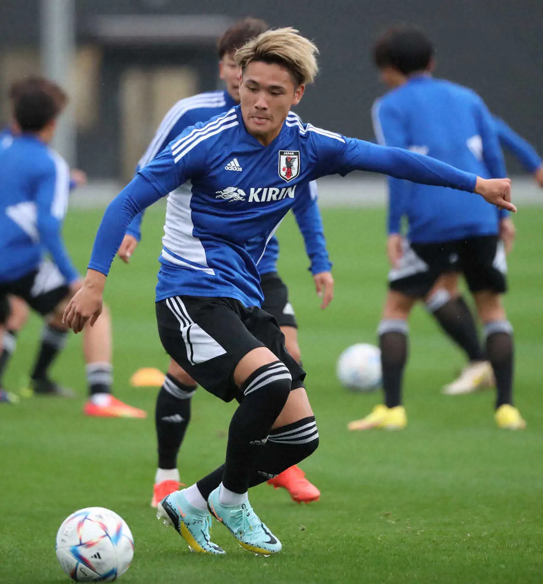 【画像・写真】W杯日本代表のトレーニングパートナーを務める松木「遠藤選手、守田選手の立ち位置を見たい」