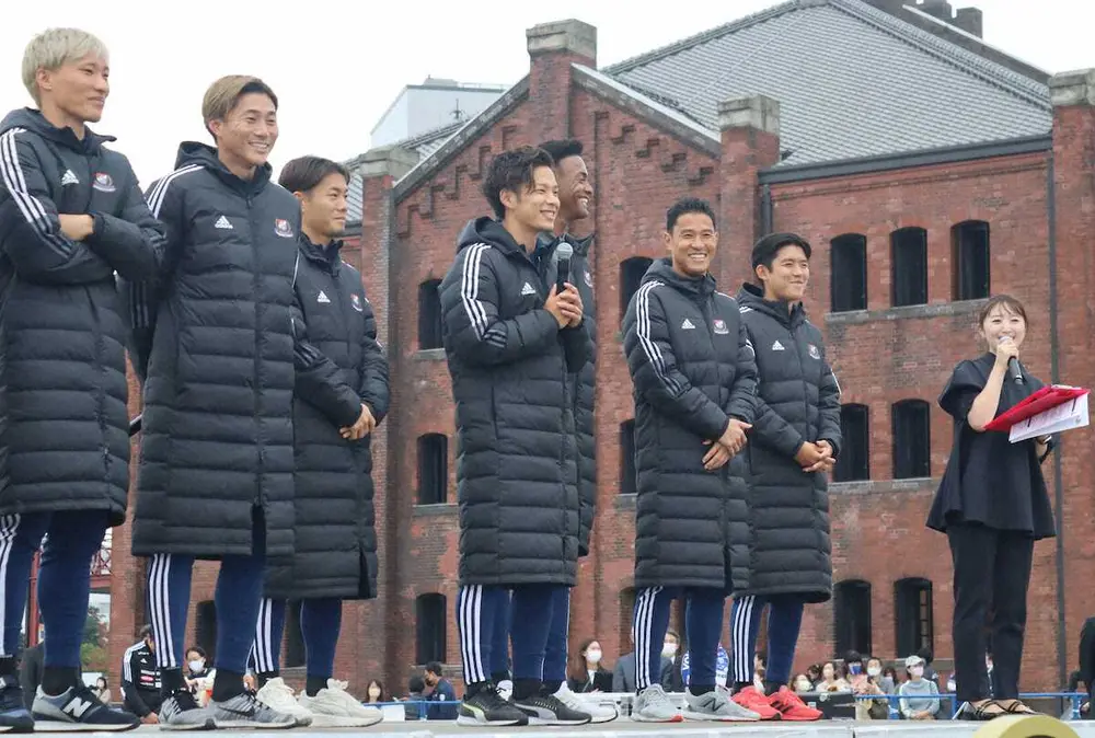 【画像・写真】3年ぶりJ1制覇の横浜が市内で優勝報告会　喜田「特別な瞬間をみんなで分かち合えた」5000人が祝福