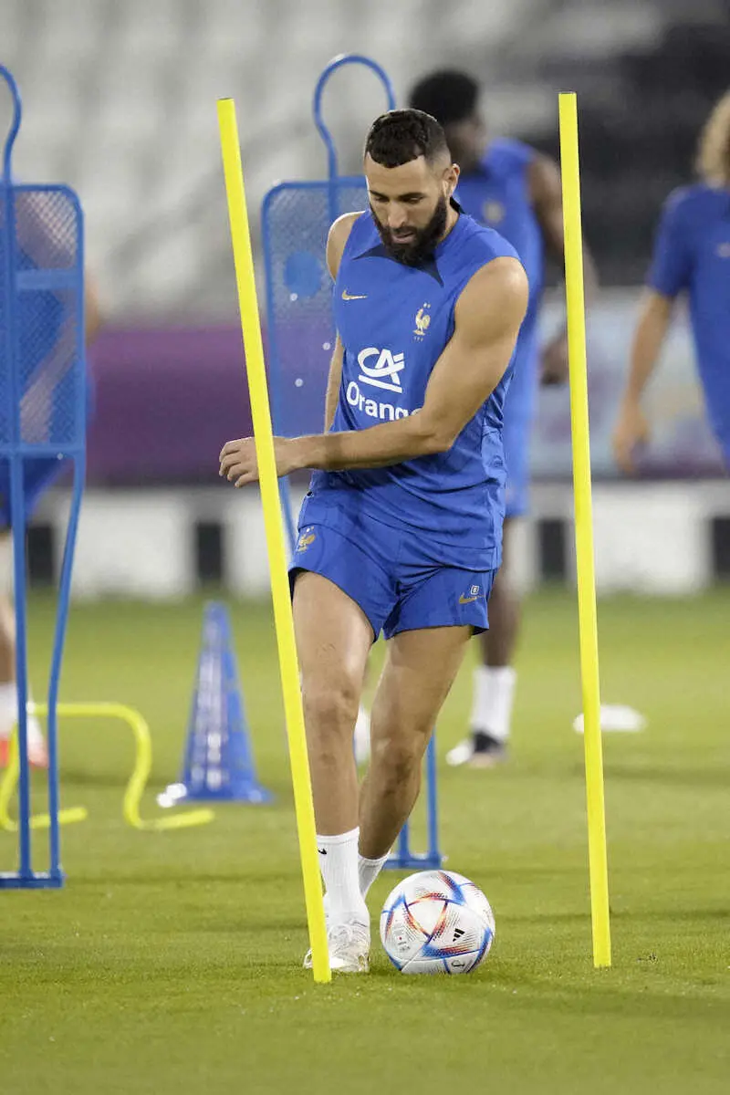 【画像・写真】フランスに激震…FWベンゼマが左太腿負傷でW杯欠場　全治3週間で窮地もデシャン監督「十分自信がある」