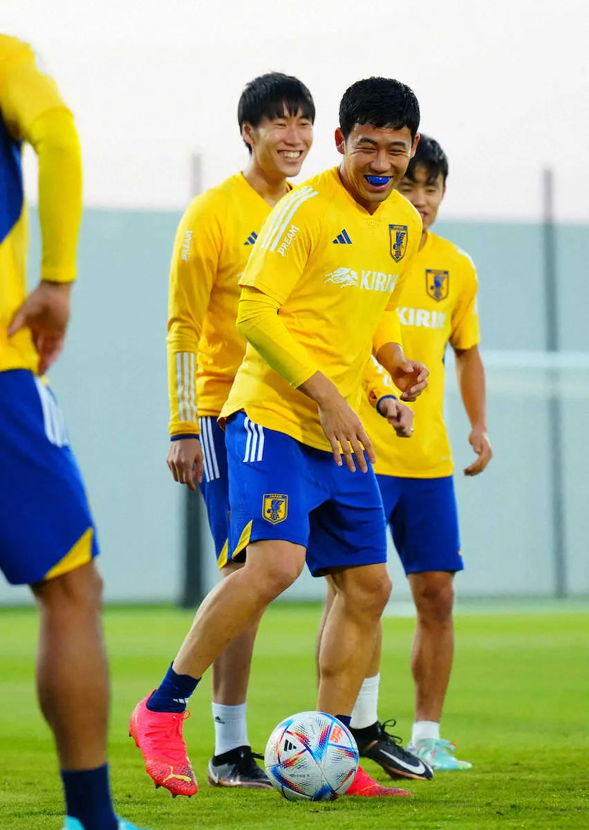 【画像・写真】MF遠藤航がフルメニューを消化　「相手の特長を知っておくことが大事」ドイツ戦への準備OK
