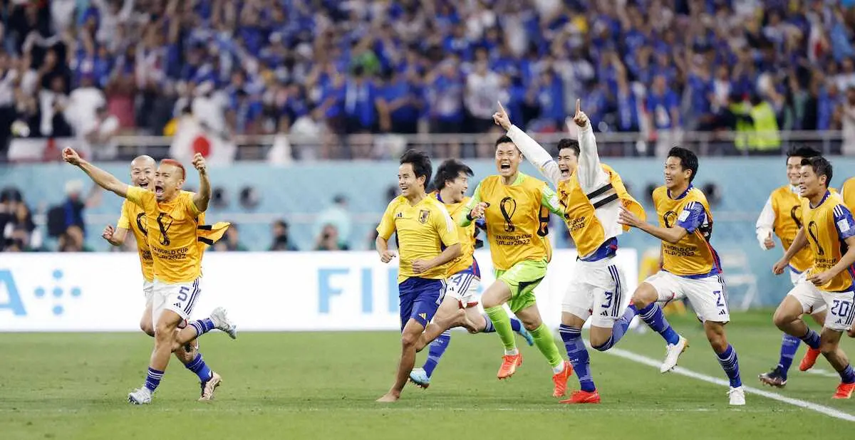 【画像・写真】久保　勝利の瞬間、喜びの余り裸足でピッチへ！「可愛すぎ」「すごいスピード」とネット反響