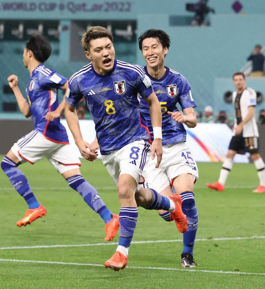 森保ジャパン歴史的1勝 堂安だ 浅野だ ドイツを逆転2 1 優勝国から史上初の勝ち点奪取 スポニチ Sponichi Annex サッカー