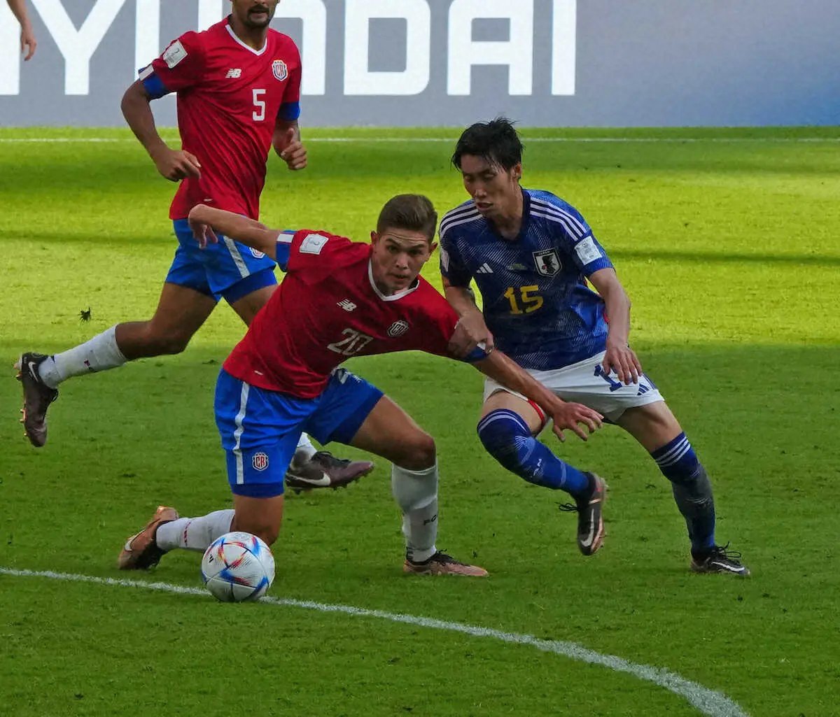 【画像・写真】金子達仁氏　“超消極的”にお付き合い…前半をドブに捨ててしまった