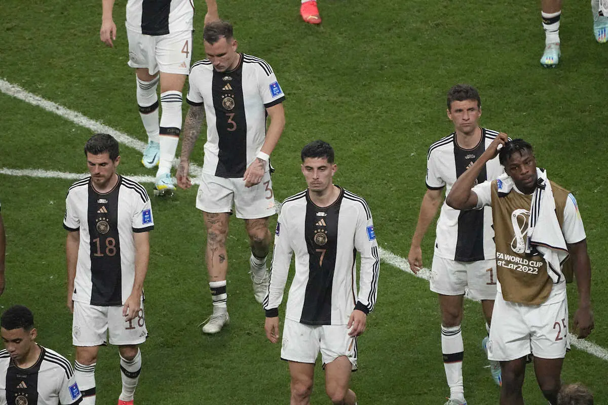 【画像・写真】スペイン地元紙　決勝T進出を“アシスト”したドイツに感謝　ドイツ紙は「恥ずかしい」