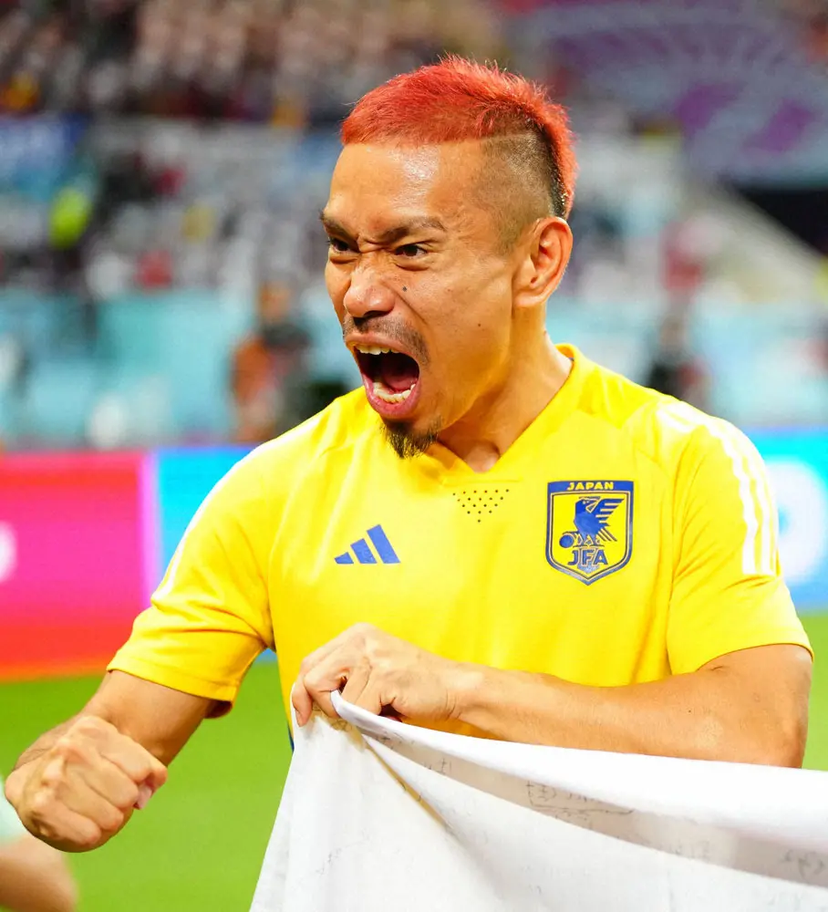 サッカー日本代表 長友佑都 5番 アジアチャンピオンユニフォーム-