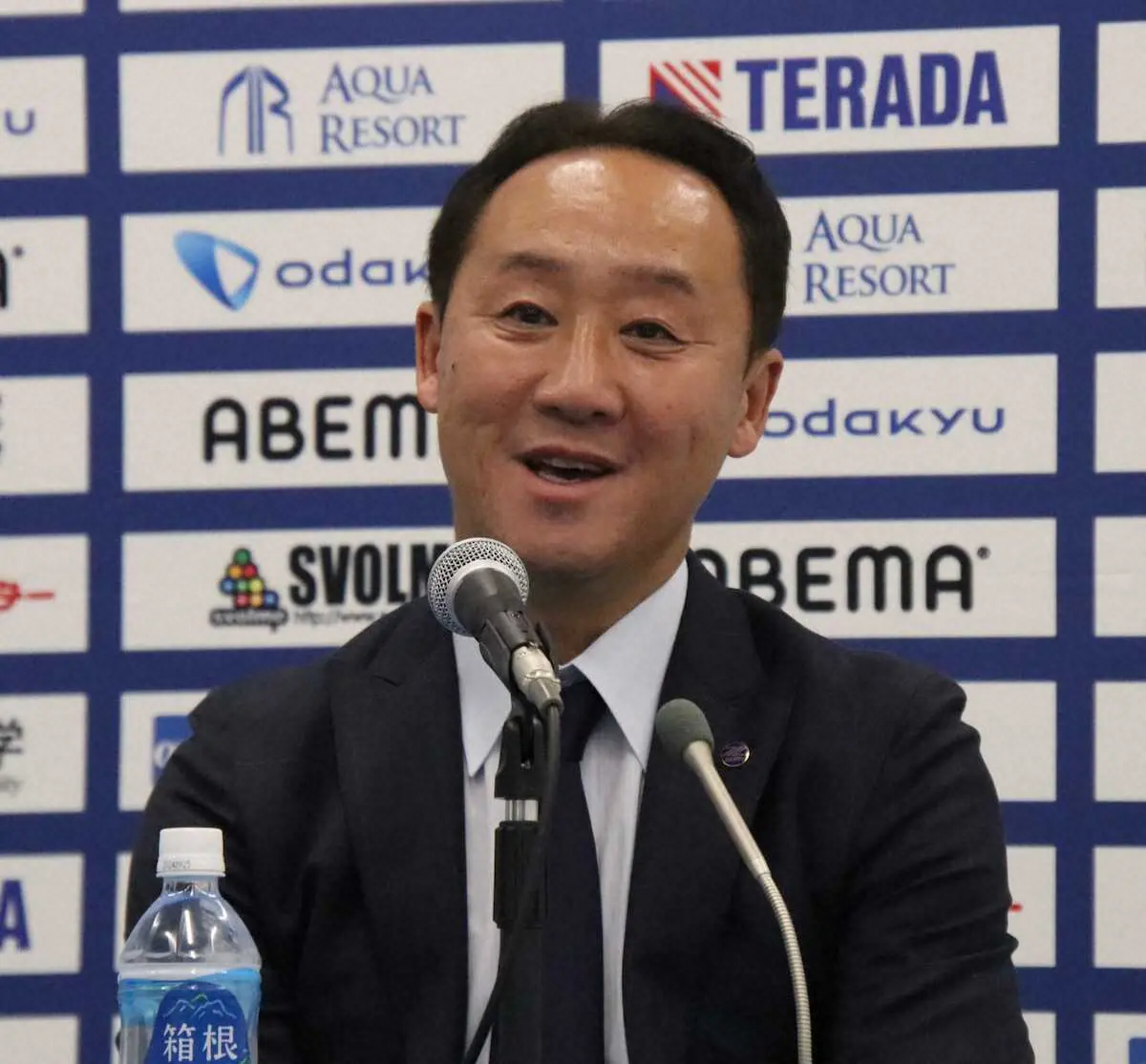 【画像・写真】町田・黒田監督が就任会見　青森山田の監督から転身「チャレンジ」