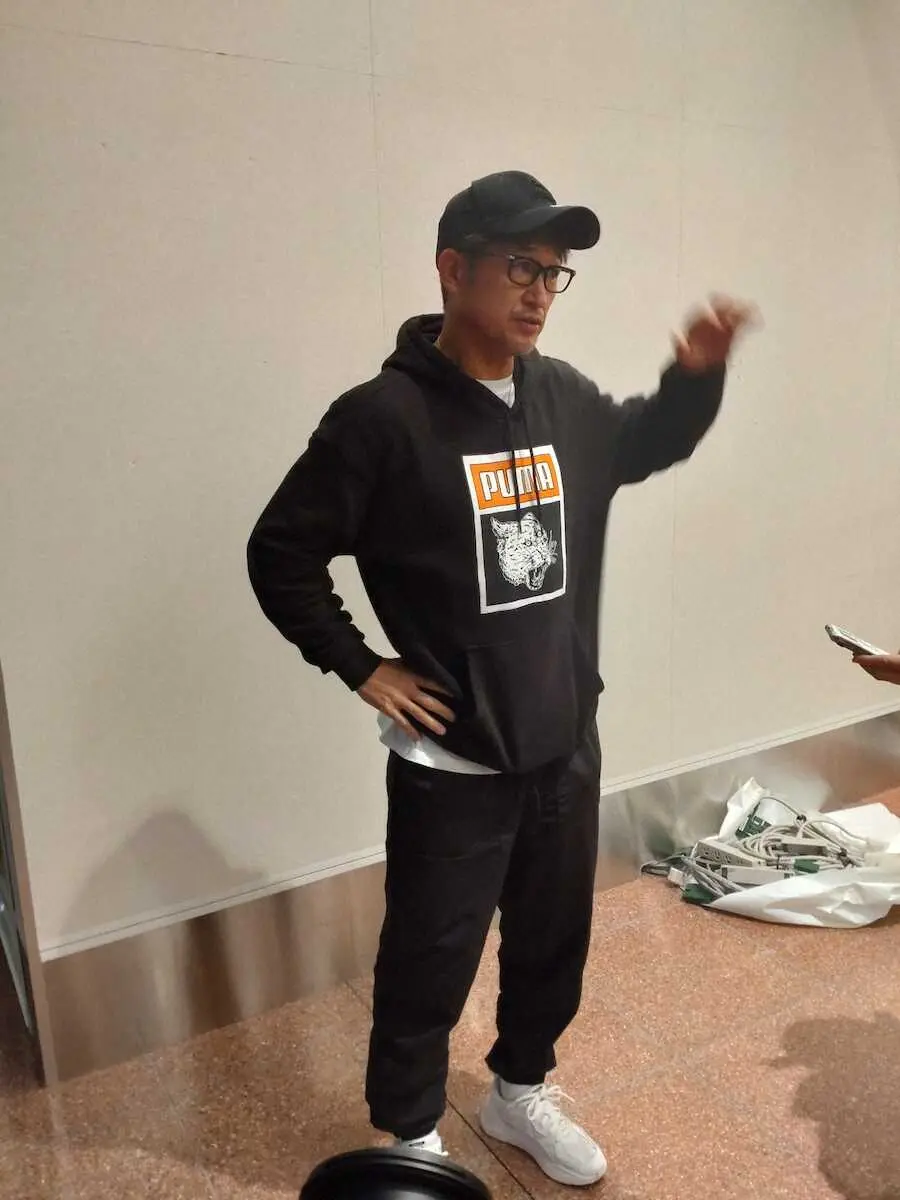 【画像・写真】カズ　移籍先候補オリベイレンセ視察から帰国　クリスマスまでに決断へ