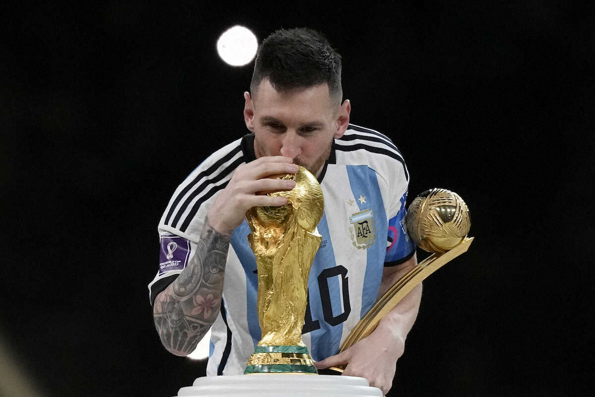 【画像・写真】「世界最高の選手」メッシに歴史が継承されたW杯