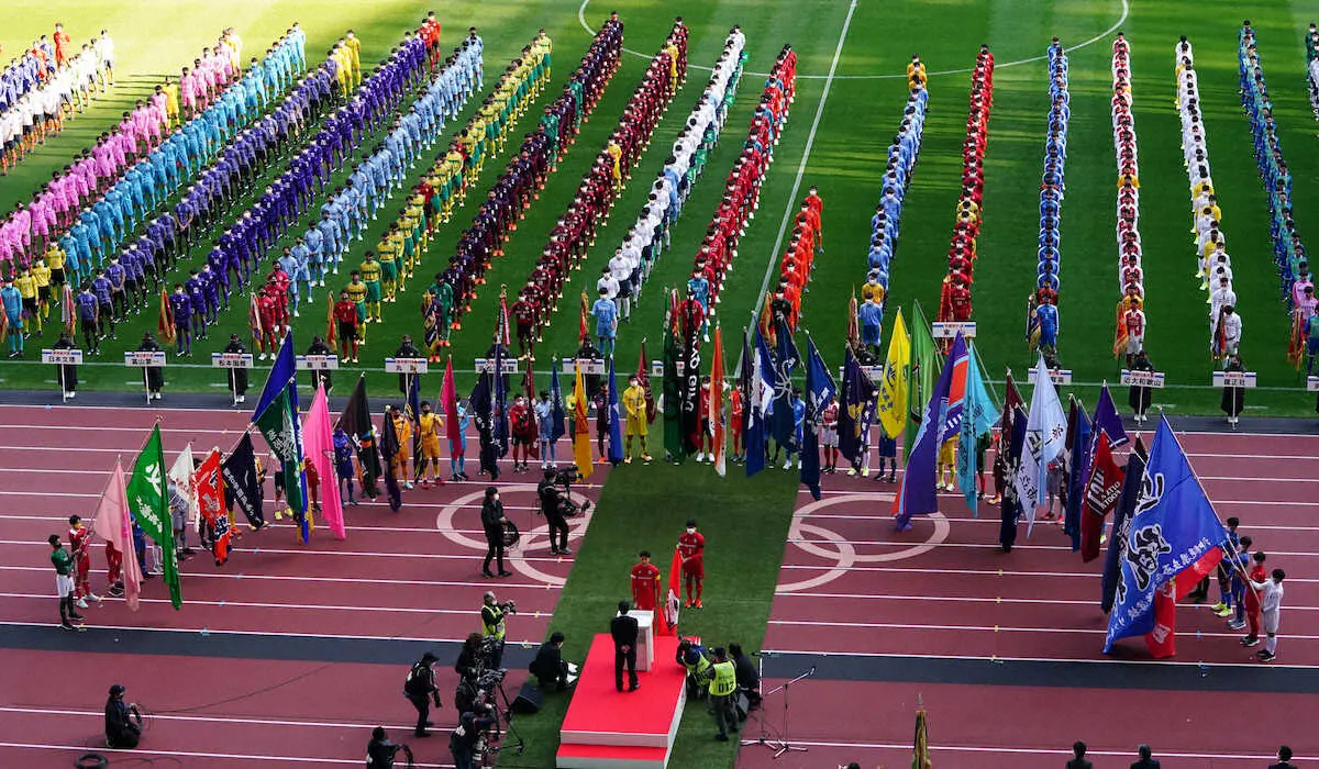 【画像・写真】【高校サッカー】選手宣誓　東山・新谷主将「次は私たちが勇気や感動を日本中に届けたい」