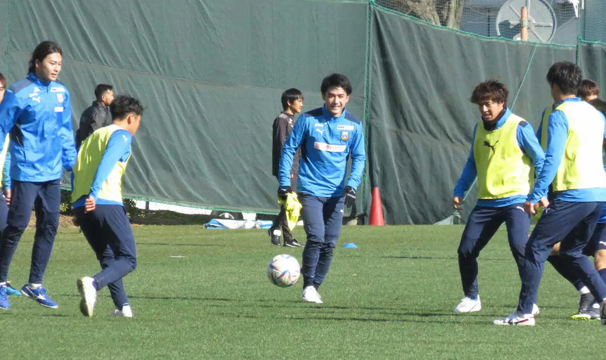 【画像・写真】川崎Fが始動　タイトル奪還へ、鬼木監督「最強のチャレンジャーになろう！」