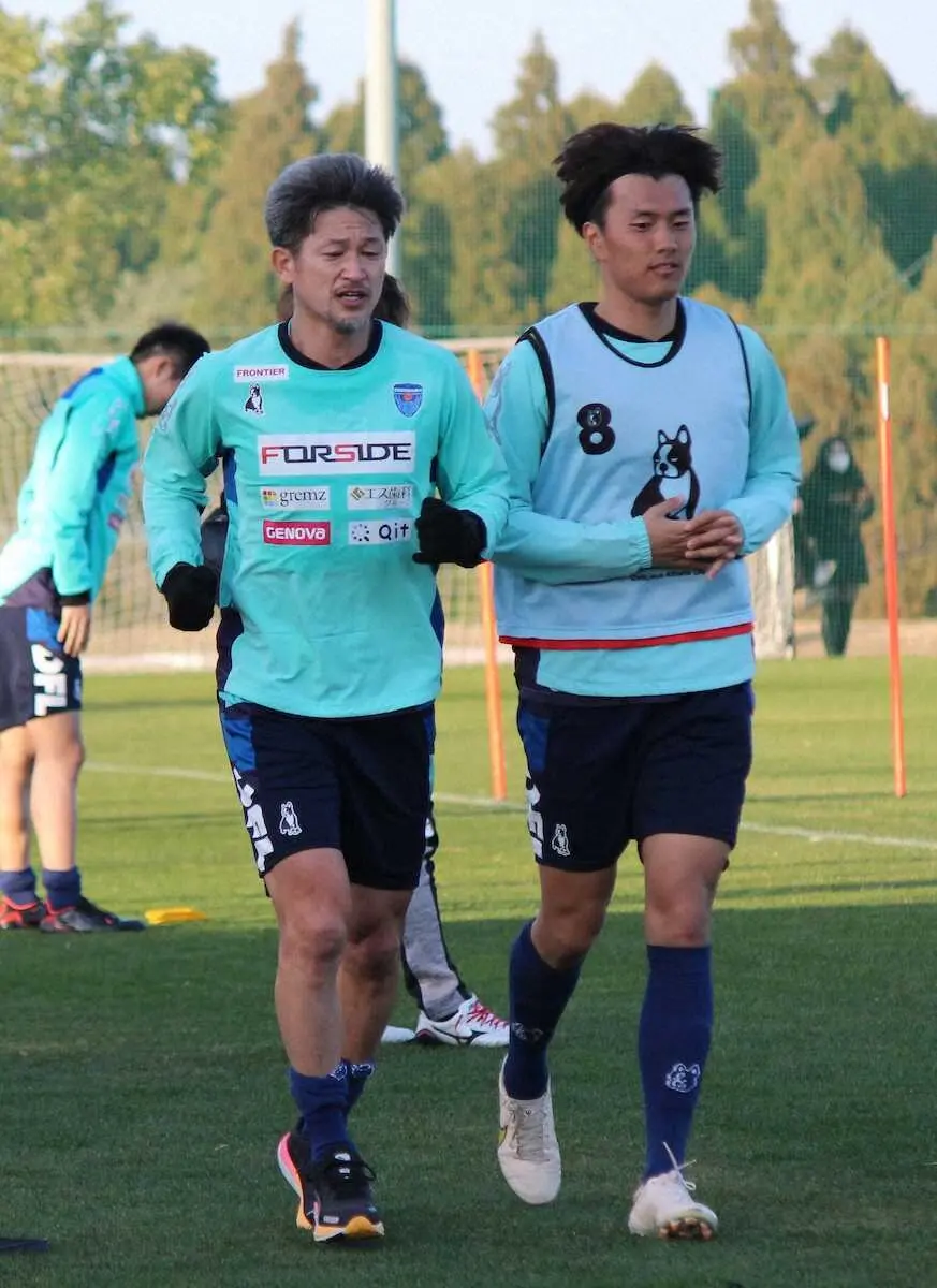 【画像・写真】横浜FC小川がカズを密着マーク「海外のことを聞いた」