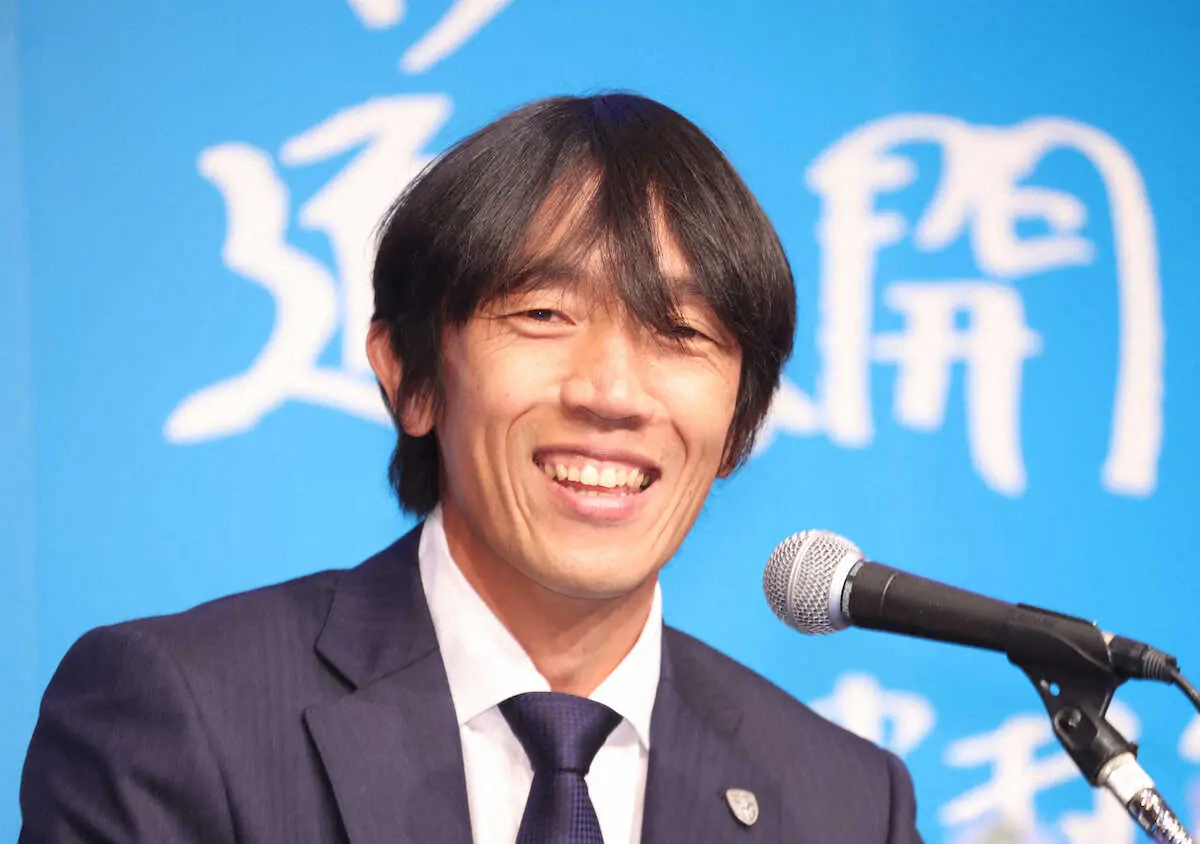 【画像・写真】横浜FC・中村俊輔コーチ　WOWOWサッカー専属コメンテーターに決定「面白さ、楽しさを」伝える