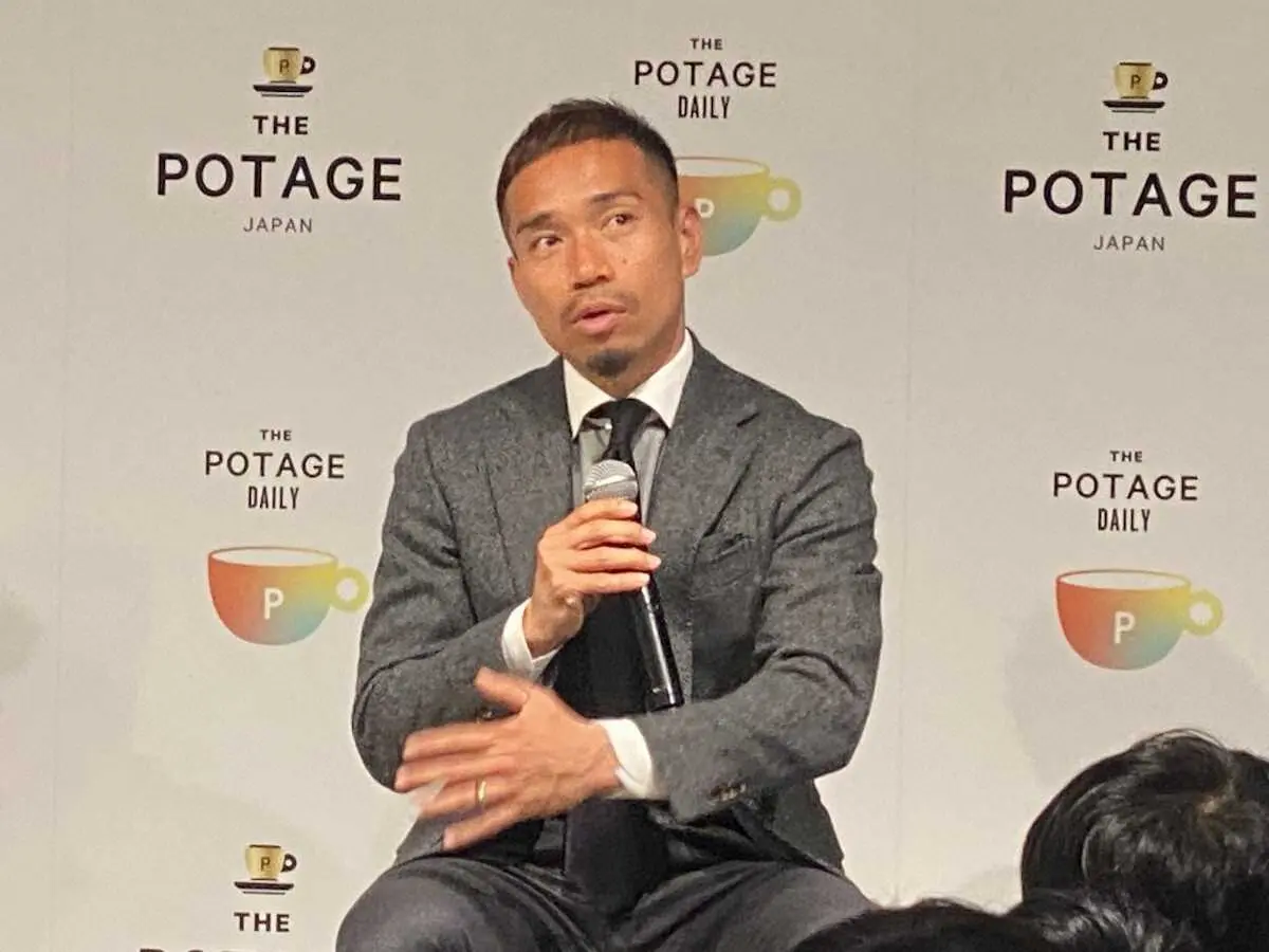 【画像・写真】FC東京・長友　26年W杯「現役である以上は目指したい」