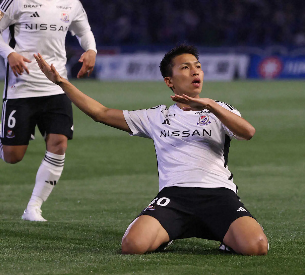 【画像・写真】横浜“快幕”　30周年のJ　あの日と同じ“神奈川ダービー”制す　西村が開始4分先制弾