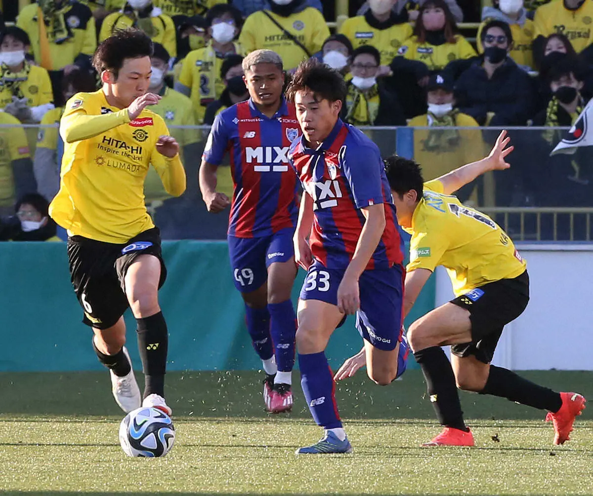 【画像・写真】“ネクスト三笘”FC東京FW俵積田がプロデビュー　「緊張の上を行っていた」もドリブルで2人を交わす