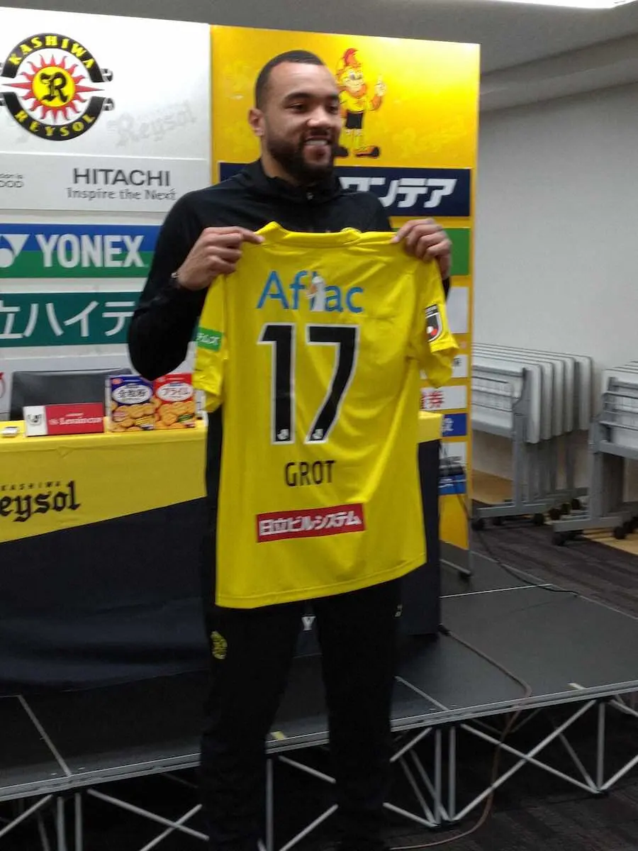 【画像・写真】柏の新外国人ジェイ・フロート　「一戦一戦最善を尽くしたい」