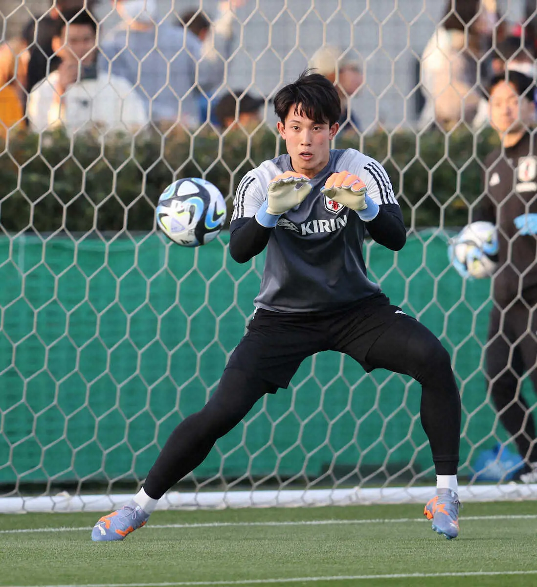 【画像・写真】2試合続けて不出場のGK谷晃生は居残りトレ「充実した日々を過ごしている」