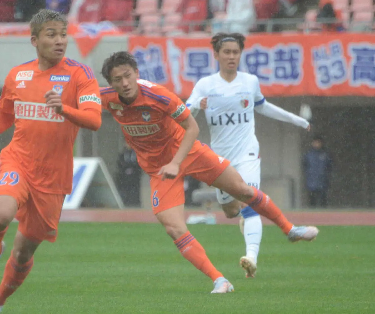 【画像・写真】新潟　ルヴァン杯“16年ぶり”鹿島撃ち　秋山今季初ゴール