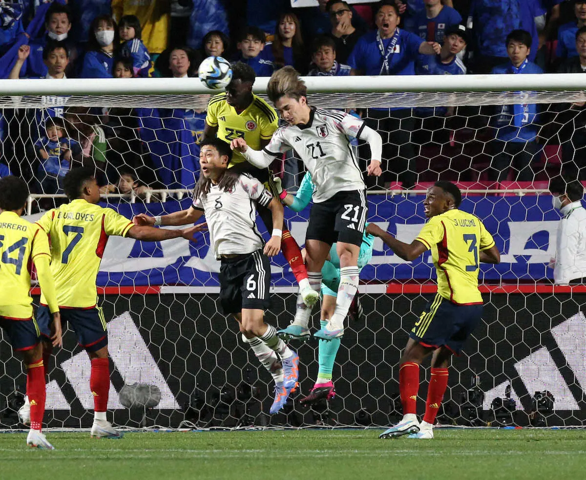 【画像・写真】上田　打点高いヘディングもGKの好セーブに阻まれ「あれを決めるか決めないかは雲泥の差」