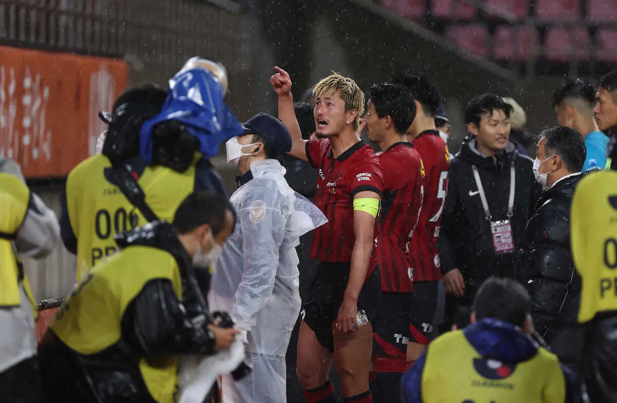 【画像・写真】鹿島「受け入れがたい結果」　ジーコ氏の目の前で28年ぶりホーム5失点で3年ぶり4連敗