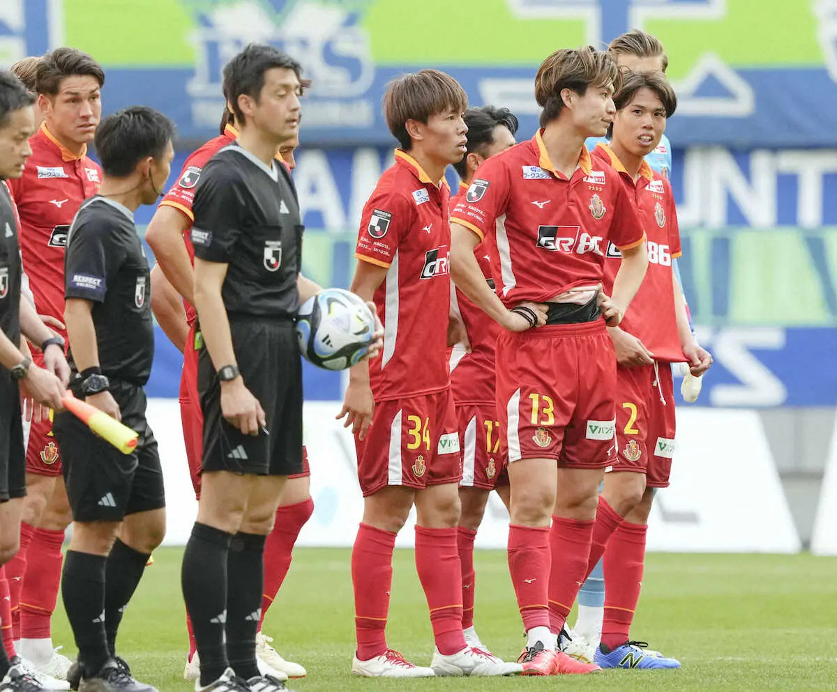 【画像・写真】名古屋　VARで湘南にPK、同点に追いつかれて単独首位ならず