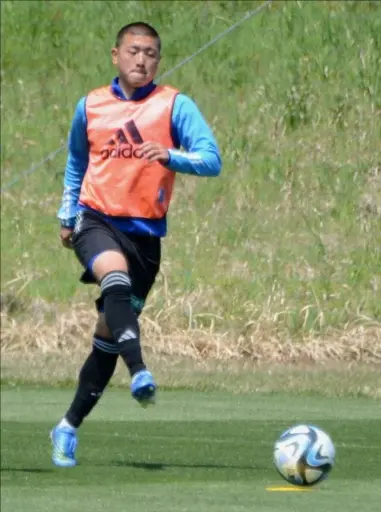 【画像・写真】チームの起爆剤になるべく２試合ぶりのリーグ戦出場を目指す小見（撮影・渡辺直美）