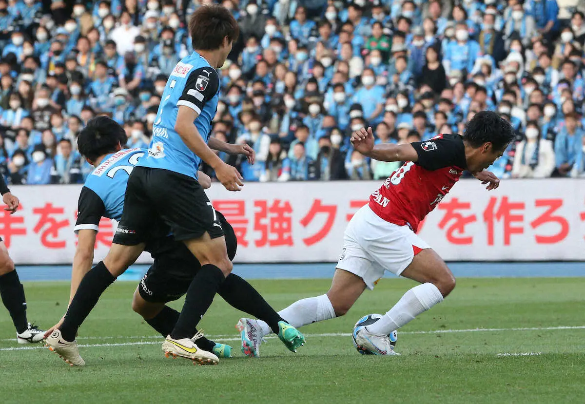 【画像・写真】ファウル？ノーファウル？　もっとも間近で見るカメラマンの“眼力”