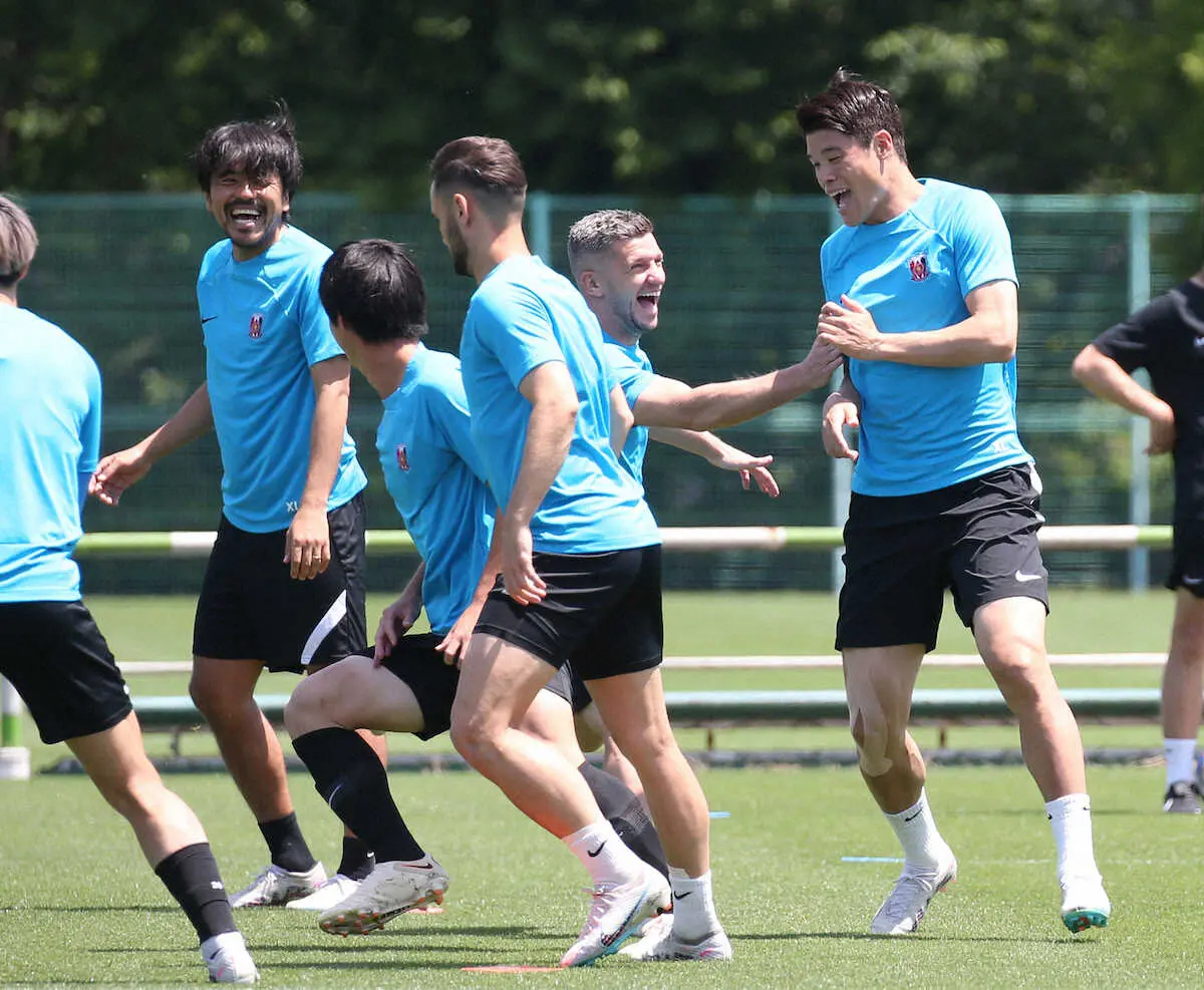 【画像・写真】浦和OBの永井雄一郎氏「埼スタの力を信じろ！」　ACL決勝第2戦へエール