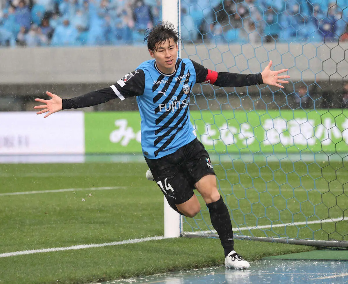 【画像・写真】川崎F　3連勝でリーグ戦本拠初白星　先制V弾脇坂「絶対勝ち点3が必要だと全員分かっていた」