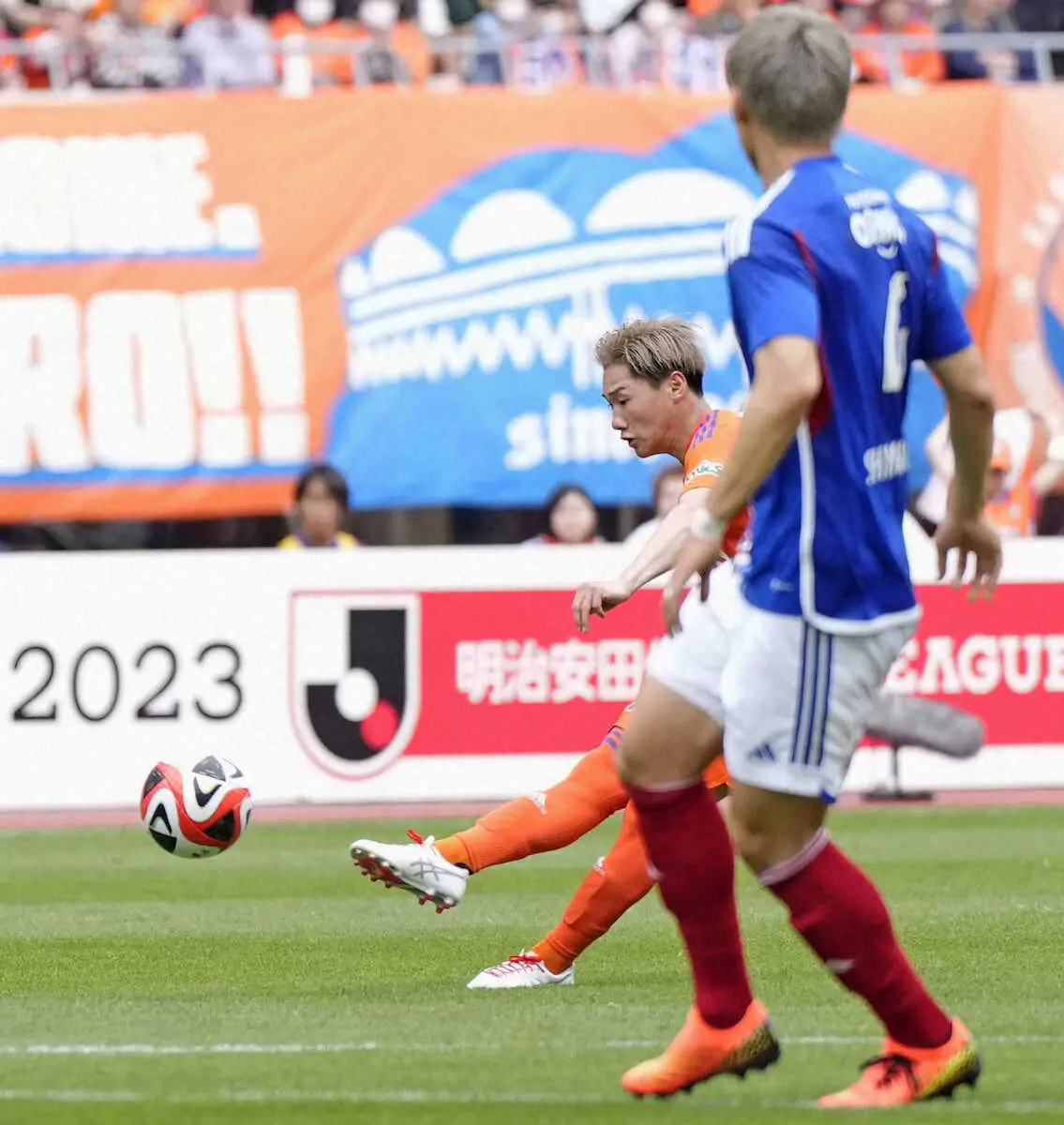 【画像・写真】新潟MF三戸、J1初ゴールで逆転勝利導いた！視察の日本代表・森保監督興奮「日本でこんなシュートが…」