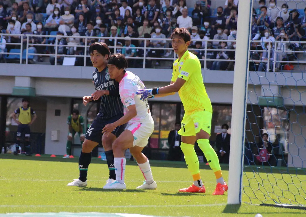 【画像・写真】鳥栖　敵地「九州ダービー」数的不利も腹をくくって勝ち点1獲得　GK朴「チームメートが頼もしい」