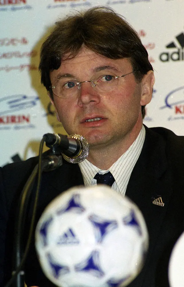 【画像・写真】10人の相手に負けた…ベトナム代表トルシエ監督にSNSで解任要求殺到　現地報道