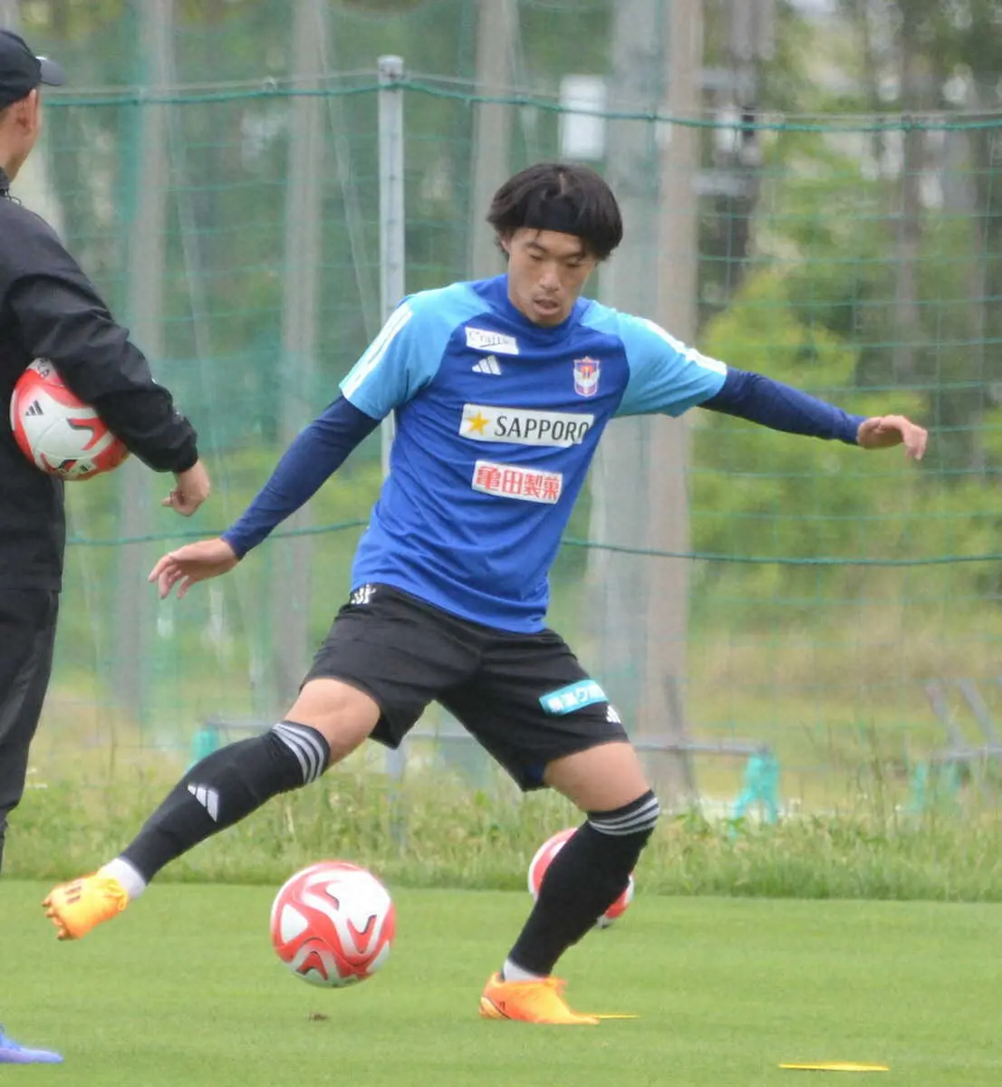 【画像・写真】新潟　燃える両SB長谷川＆渡辺　ともに下部組織出身　アカデミーの選手のお手本になる