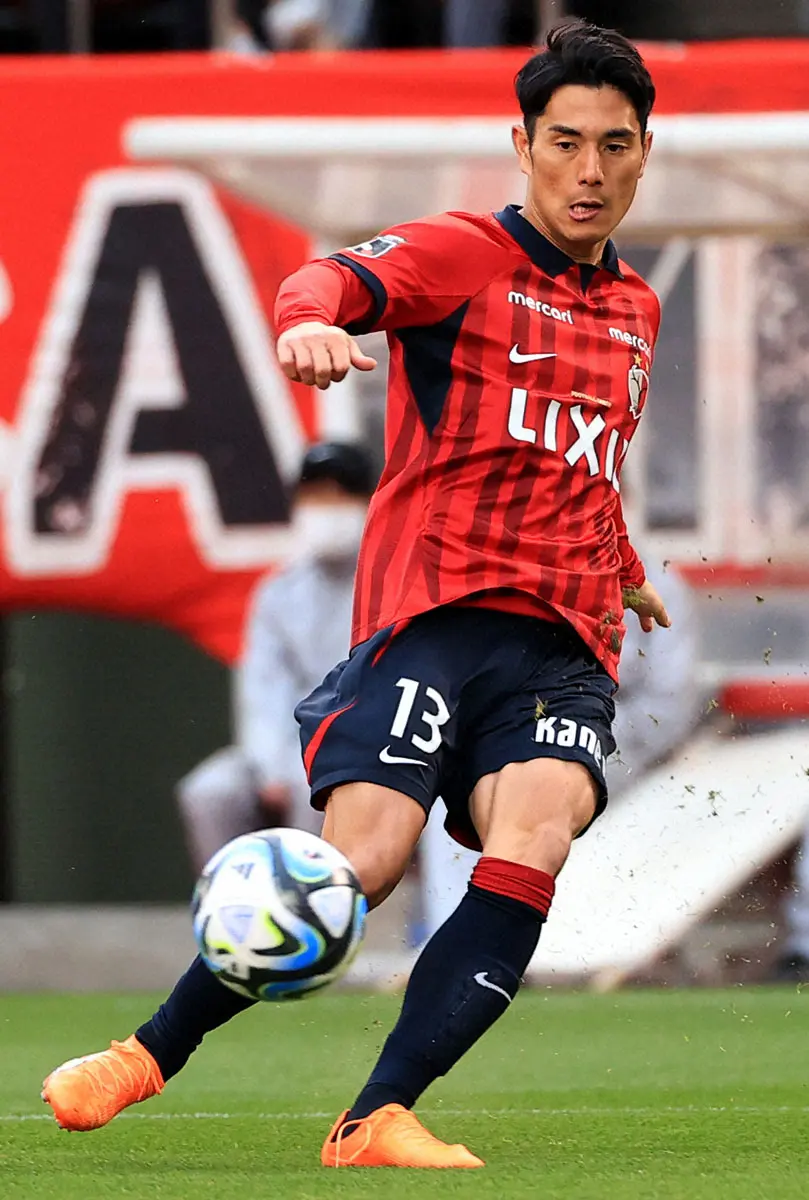 【画像・写真】鹿島FW知念にアクシデント　キックオフ直前に異例の交代