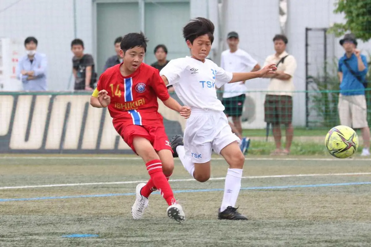 【画像・写真】昨年度準優勝チーム石切東FC1st　MF波床瑛士がハットトリックで快勝　サッカーくら寿司カップ