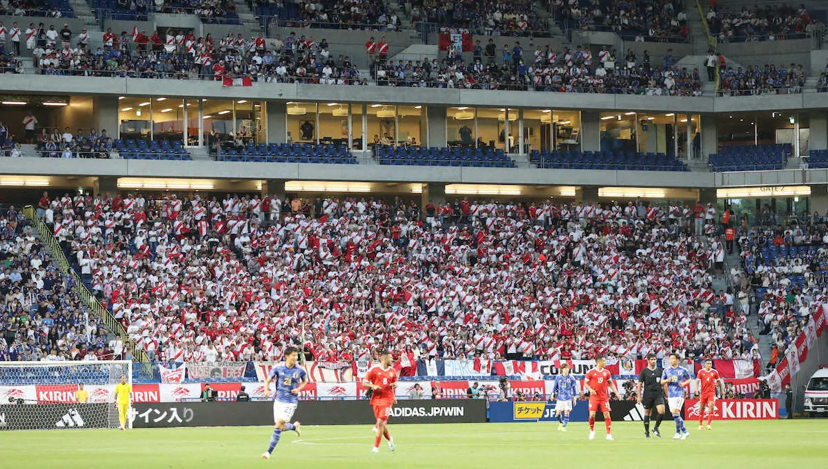 【画像・写真】パナスタをジャック!?日本代表と対戦　ペルーサポの熱狂ぶりがネットで話題「W杯みたい」「これぞ南米」