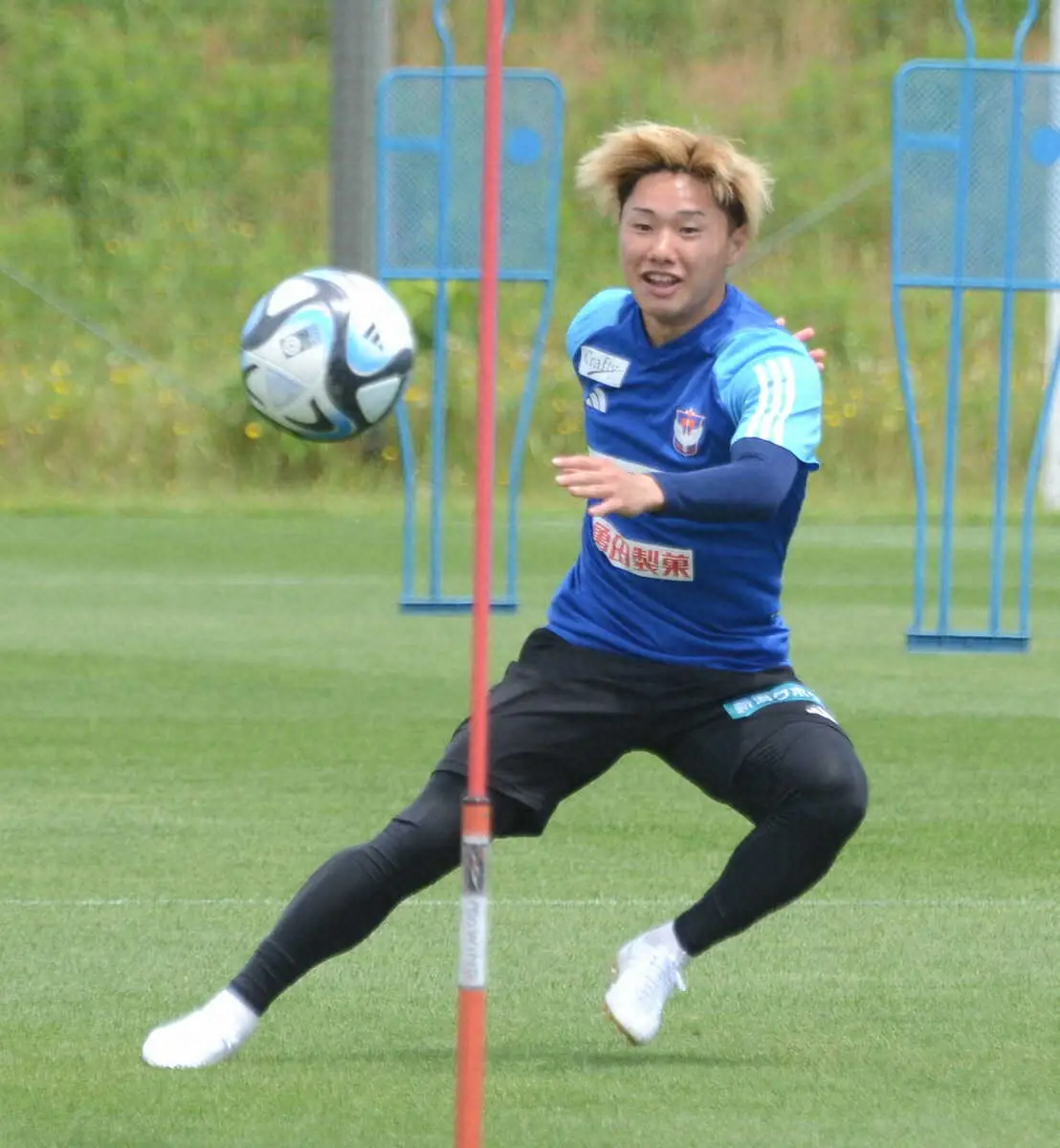 【画像・写真】新潟・三戸　後半戦引っ張る　U―22欧州遠征で手応え