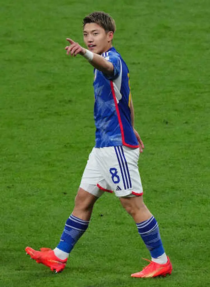 【画像・写真】堂安律　超大物に祝ってもらった誕生日に「会うといつも凄い“気”を貰えます。新シーズン頑張ります」