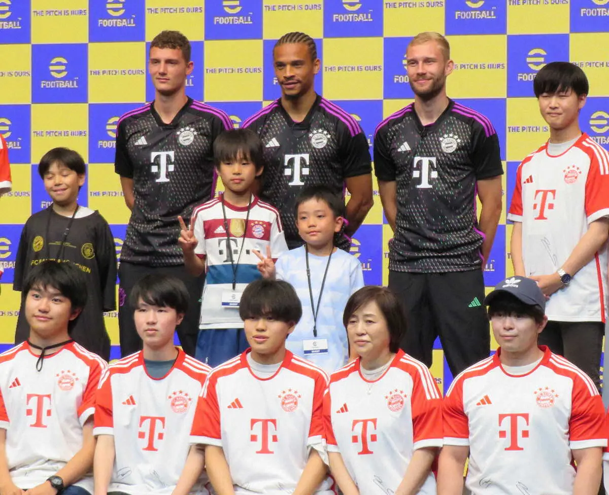 【画像・写真】Bミュンヘンのサネらがゲームでファンと交流　川崎F戦へ「全力でいい試合を見せたい」