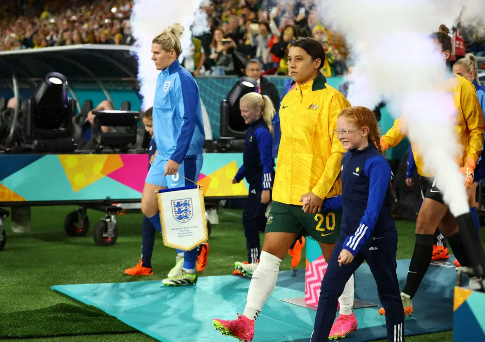 【画像・写真】【女子W杯】豪州“伝説的ゴール”生まれるも…4強敗退に地元紙落胆「最古のライバルに快進撃止められた」