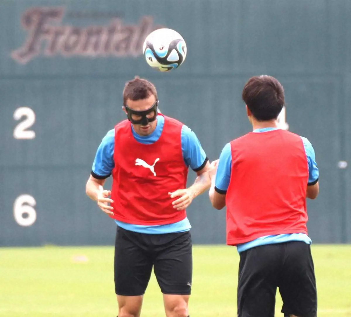 【画像・写真】川崎F・シミッチ　バットマンになって19日出場へ　先週の練習で鼻骨骨折