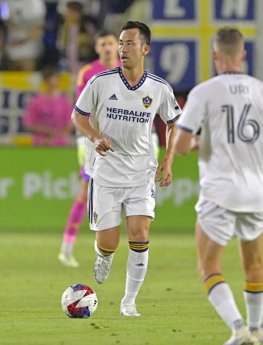 【画像・写真】＜ギャラクシーVSシカゴ・ファイア＞プレーするギャラクシーの吉田麻也（USAトゥデー・ロイター）