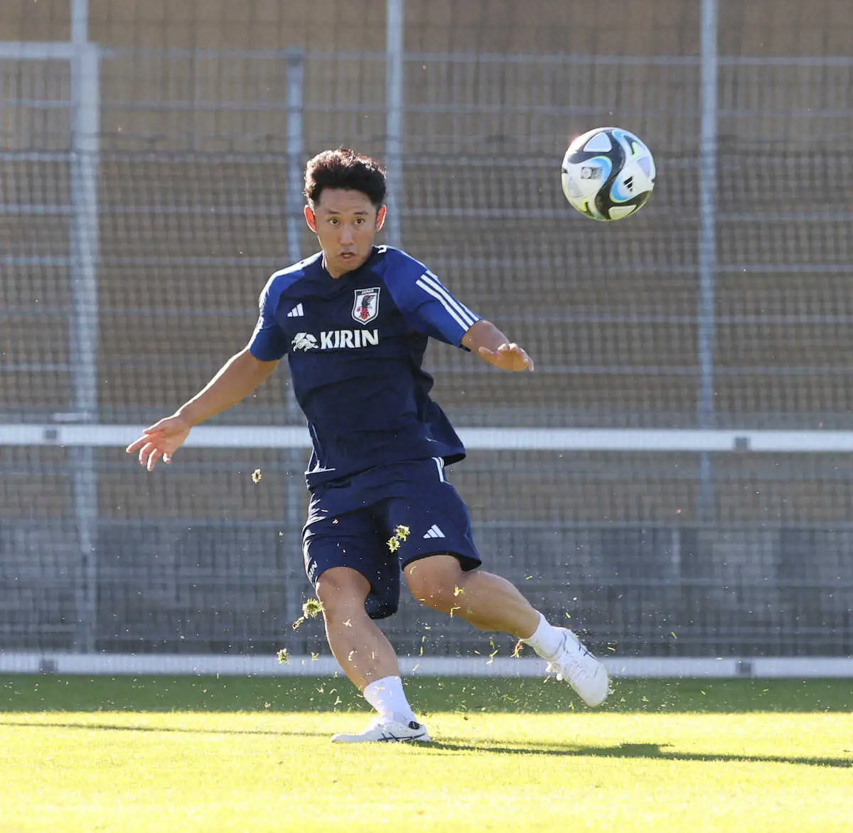 【画像・写真】DF森下龍矢は“刺激×吸収×熟成”で生き残り狙う「前回は三笘選手を生かし切れなかったけど…」