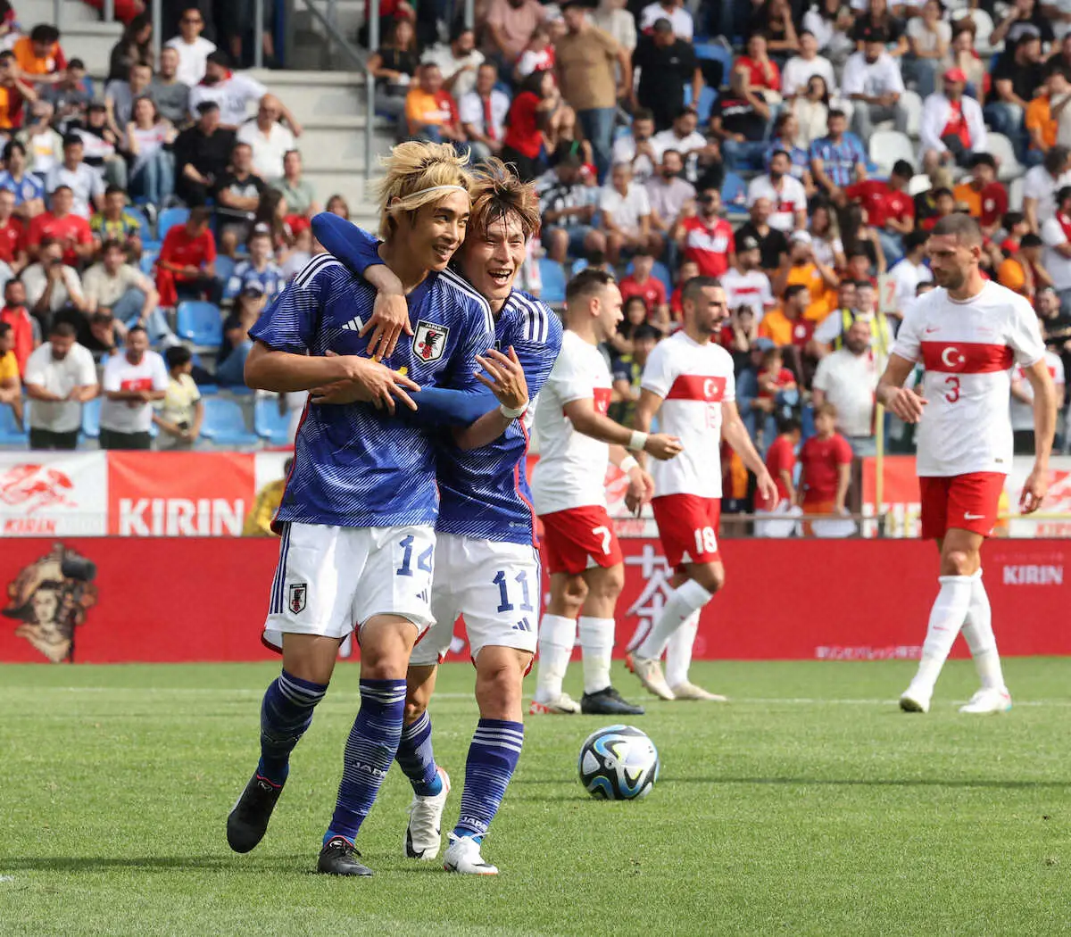 【画像・写真】日本代表・伊東　独走ドリブル突破からの“凱旋弾”にネット衝撃「スピード違反」「30歳とは思えない」