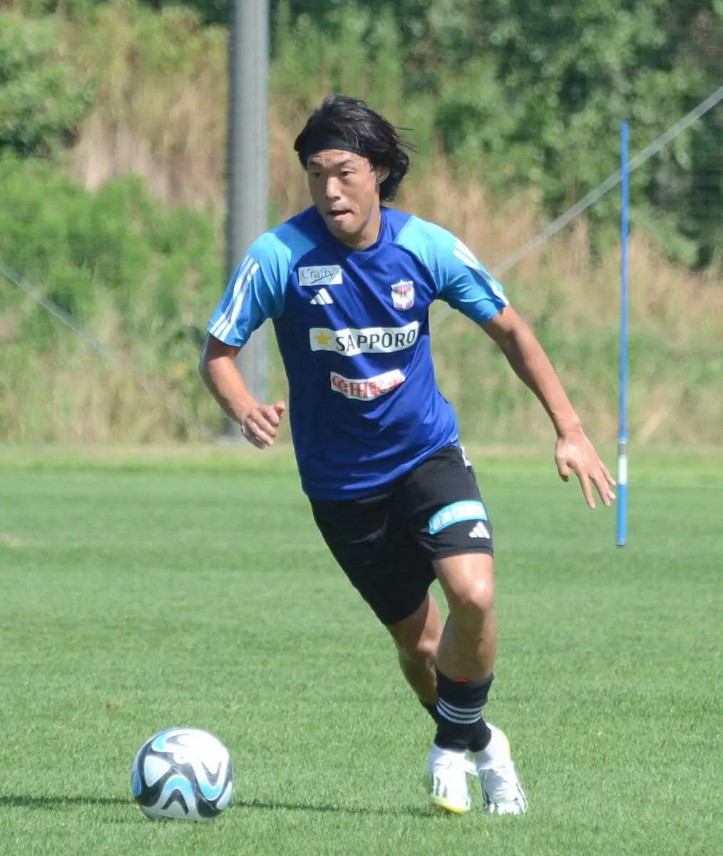 【画像・写真】攻撃的なプレーで存在感を示す長谷川