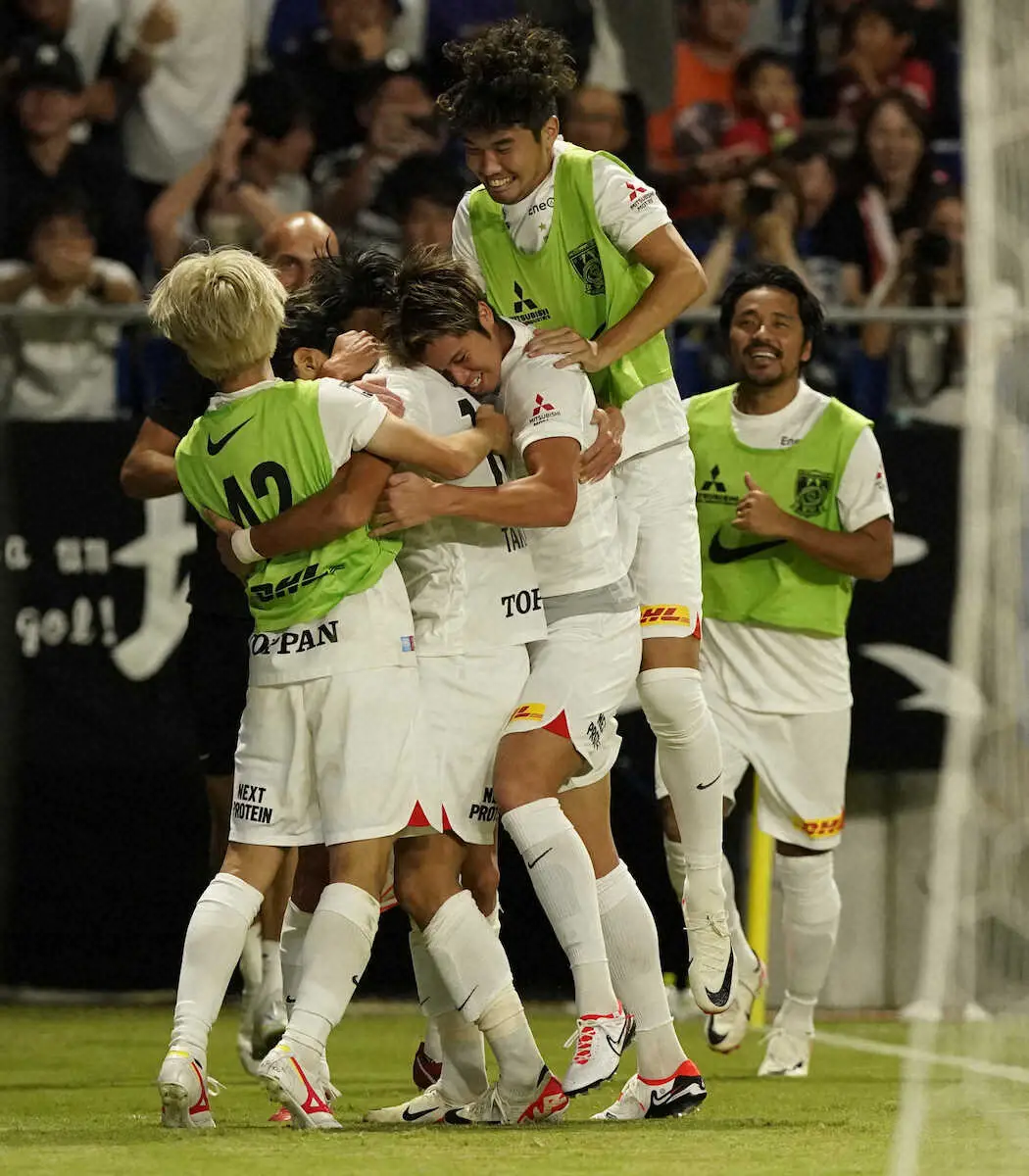 【画像・写真】浦和　数的不利はね返して逆転勝利で3位浮上　途中出場の高橋が危機救った！移籍後初＆J1初得点