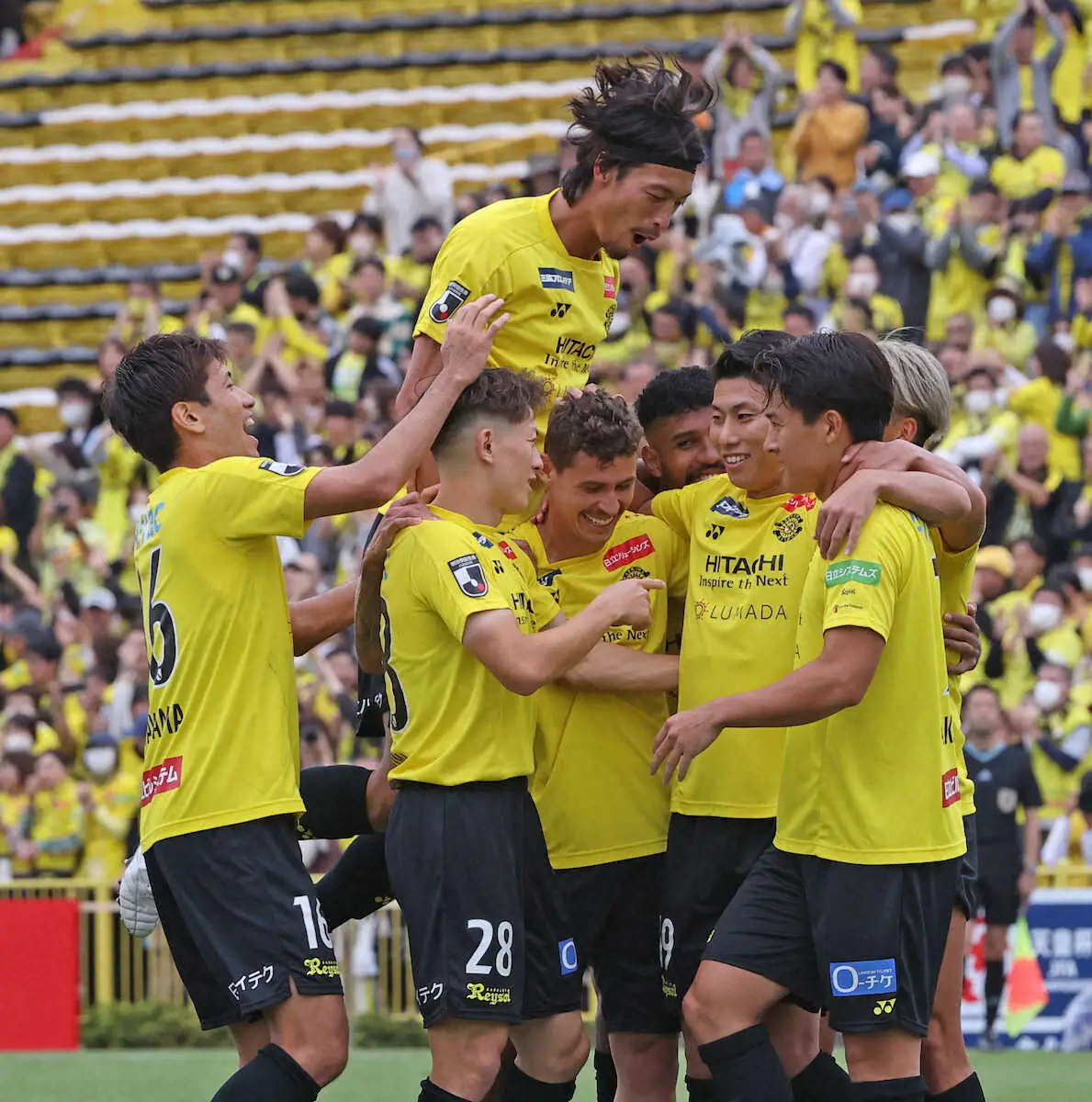 【画像・写真】柏　J2熊本を4発圧倒、11年ぶり決勝進出　井原監督「リーグにもつなげていかないと」