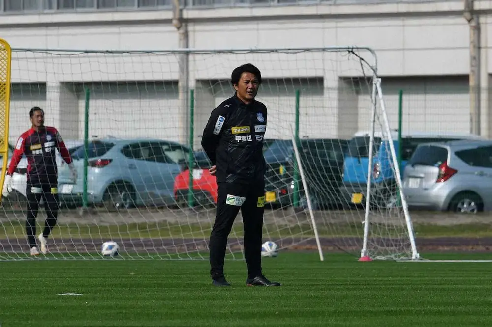 【画像・写真】J2甲府・篠田監督　リーグとACLの過密日程も問題なし「ワンクッション入るのはプラス」8日浙江戦